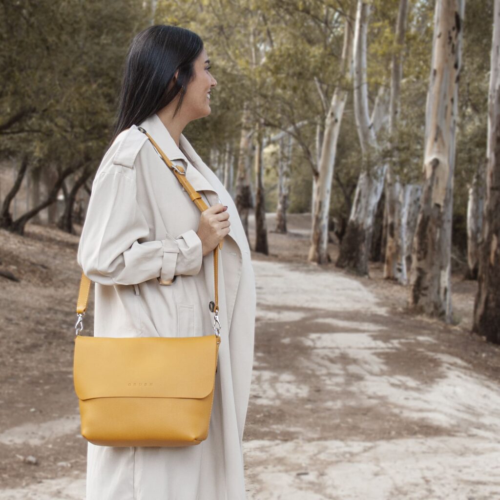 leather bag - golden bag - model