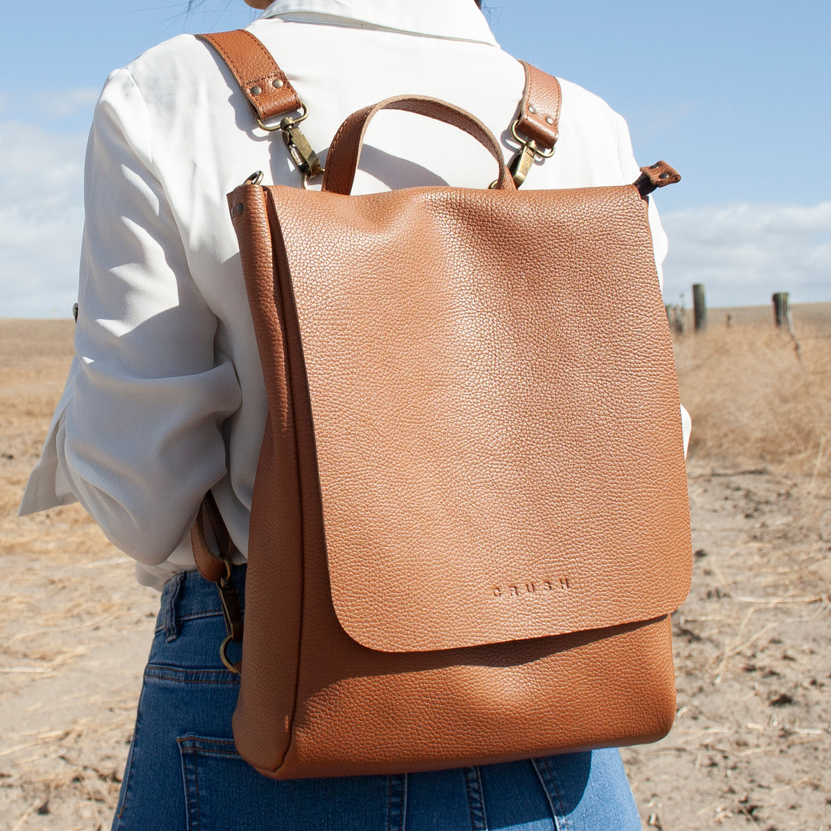 Modelo BIG LEA + Bandolera + Porta Maleta + Broche