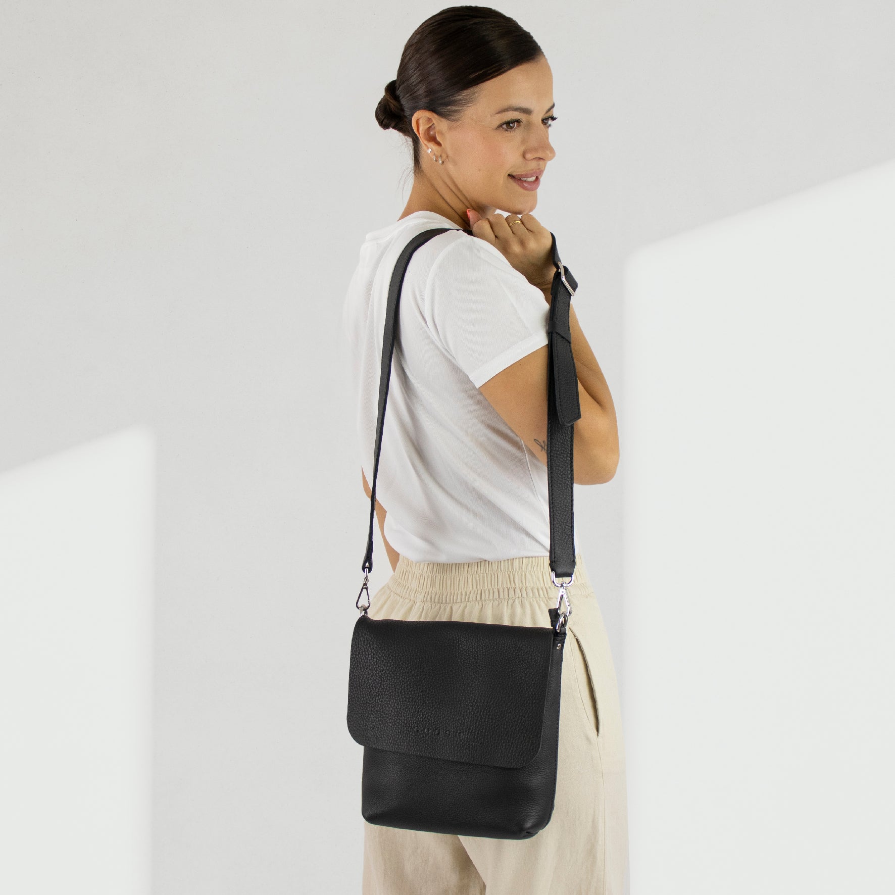 Leather Crossbody Bag Women M Black - Joy Syna